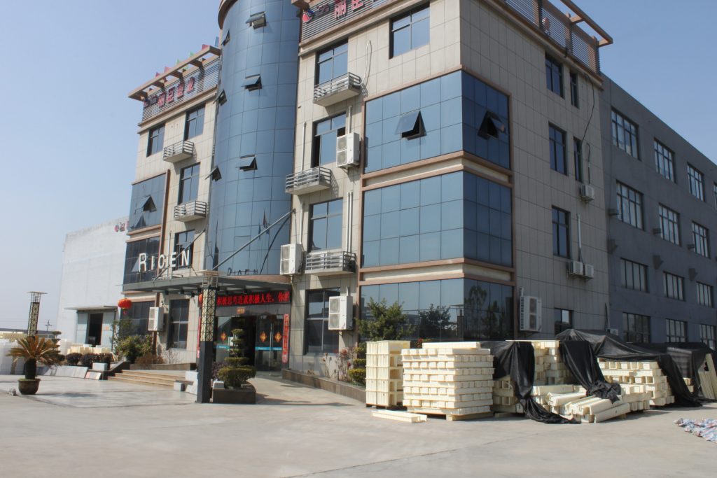 空心六角護(hù)坡模具廠具備哪些因素才能體現(xiàn)其專業(yè)性？