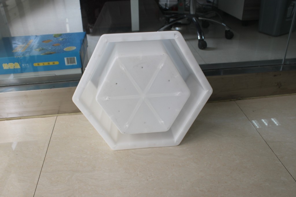 什么樣的六角塊護坡模具質(zhì)量才好？