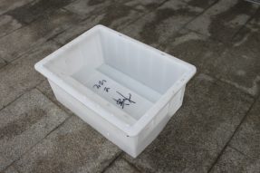 如何解決公路路沿石塑料模具在注塑過程開裂的問題？